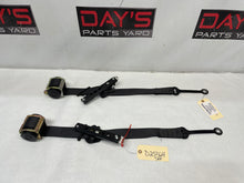 2006 Pontiac GTO RH & LH Front Seatbelt Retractors Set OEM - Day's Parts Yard