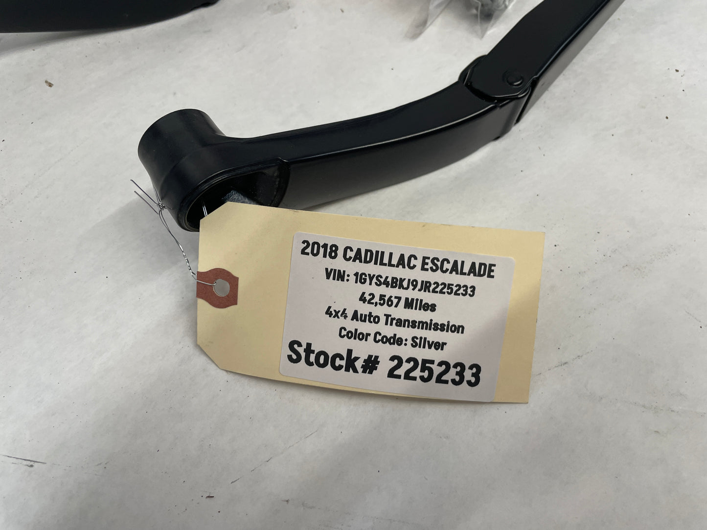 2018 Cadillac Escalade RH & LH Windshield Wiper Arms OEM