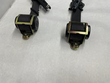2006 Pontiac GTO RH & LH Front Seatbelt Retractors Set OEM - Day's Parts Yard