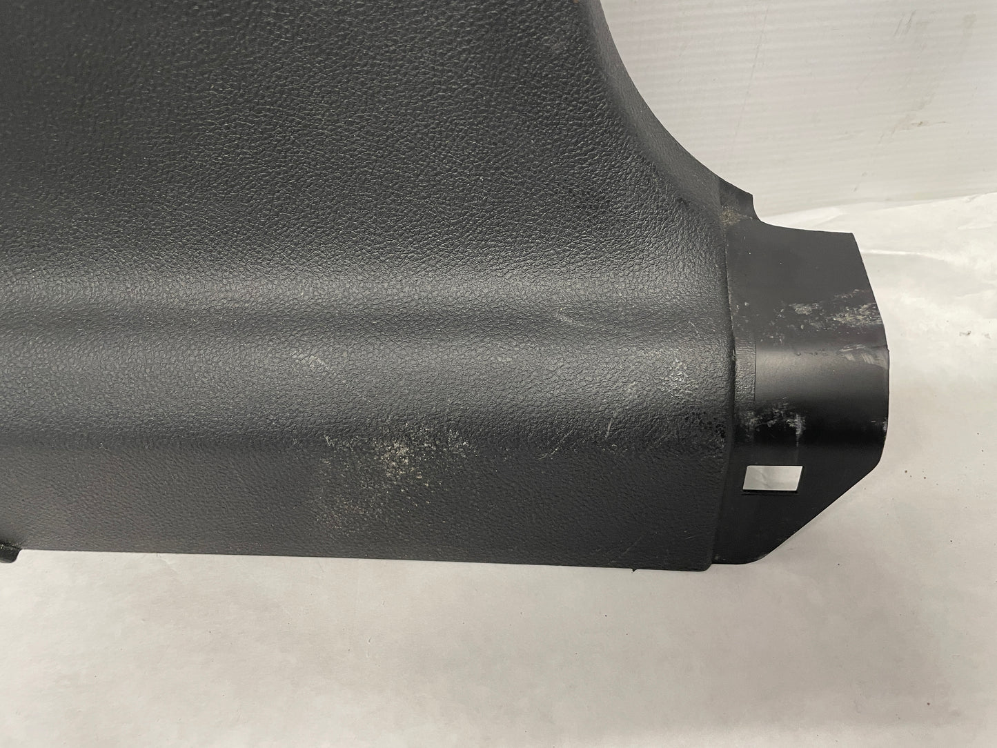 2009 Pontiac G8 GT RH & LH Lower B Pillar Carpet Retainer Trim Panel OEM - Day's Parts Yard