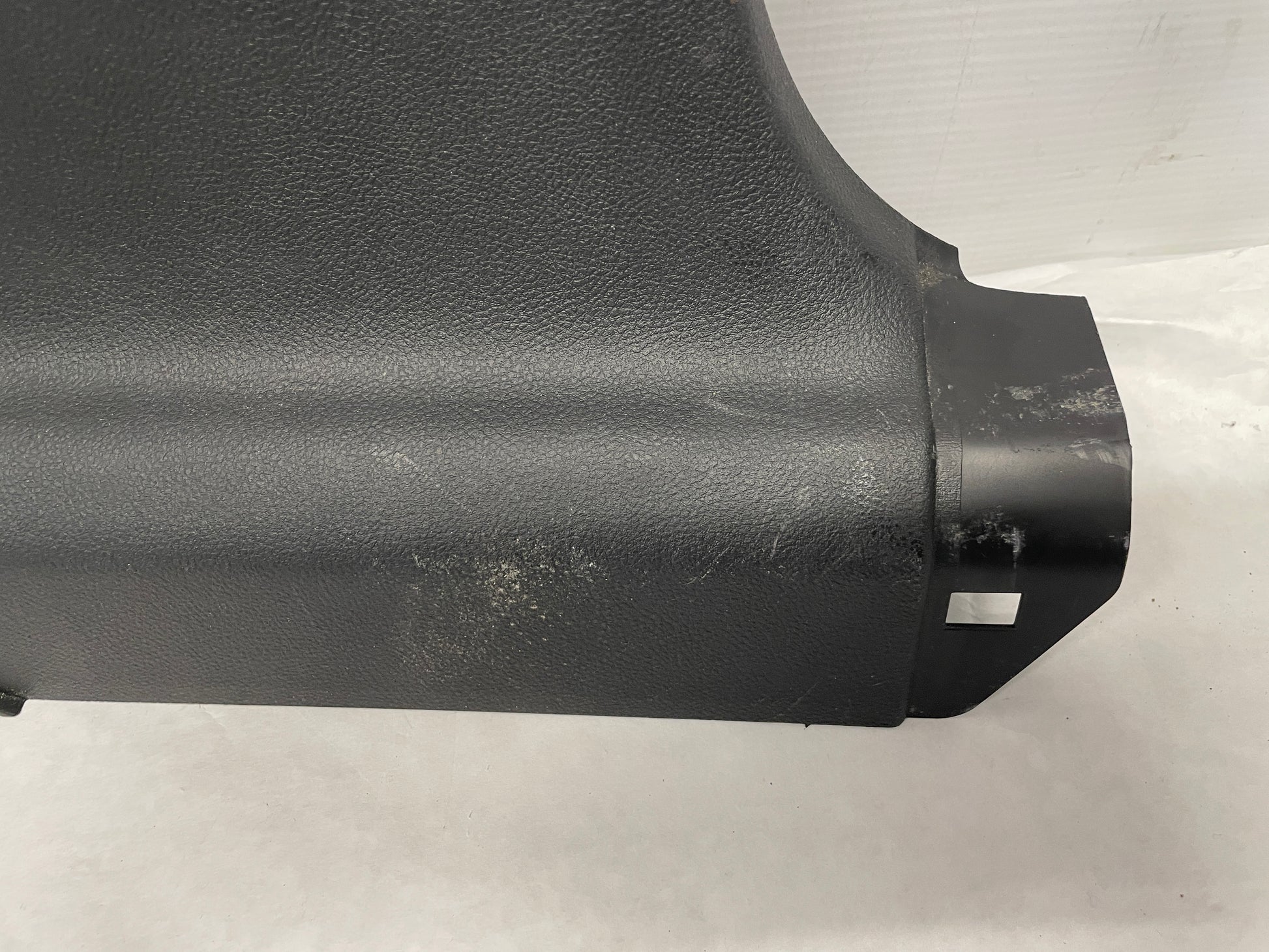2009 Pontiac G8 GT RH & LH Lower B Pillar Carpet Retainer Trim Panel OEM - Day's Parts Yard