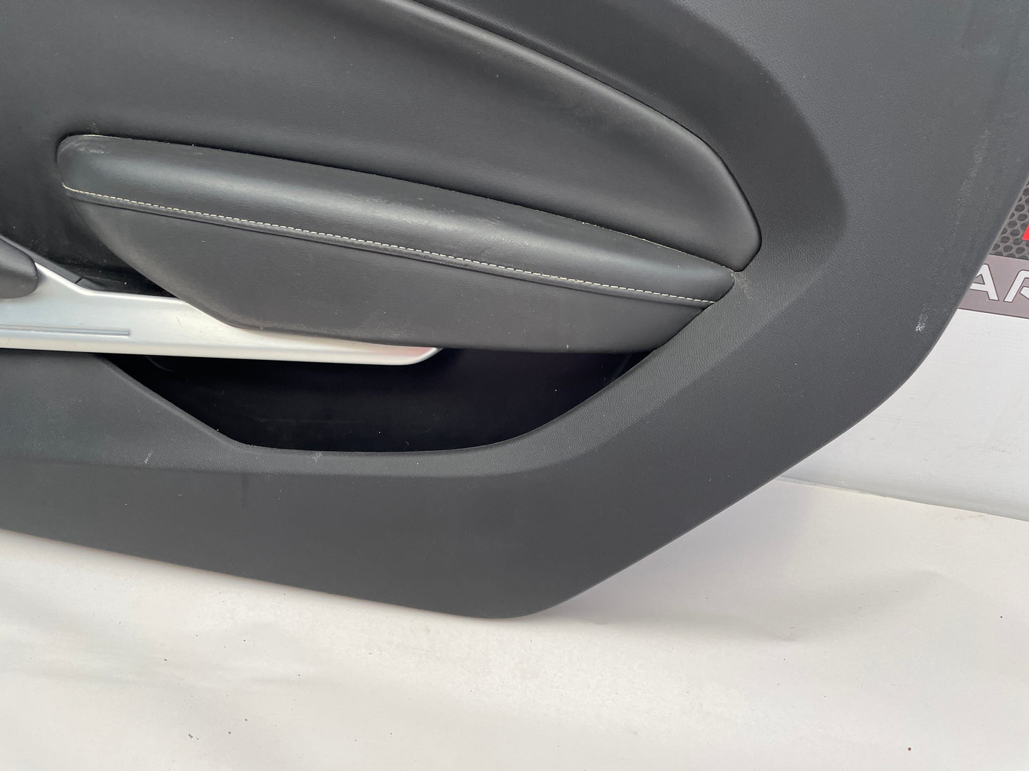 2019 Chevy Camaro SS Front RH Passenger Door Panel OEM