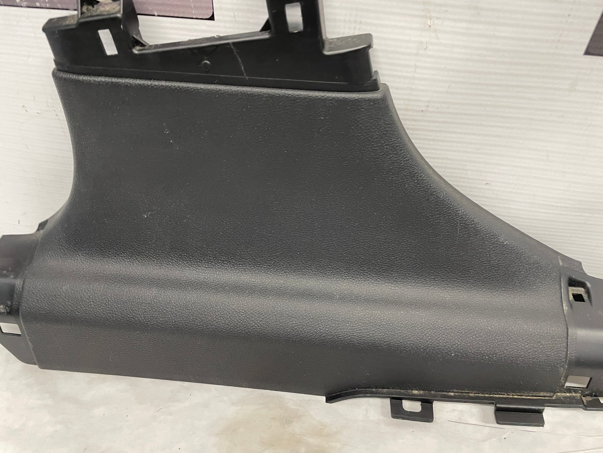 2009 Pontiac G8 GT RH & LH Lower B Pillar Carpet Retainer Trim Panel OEM - Day's Parts Yard
