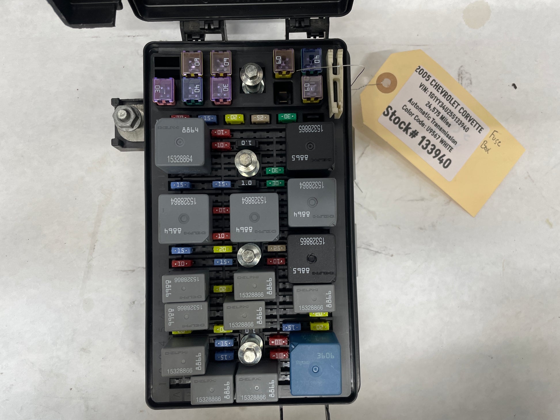 2005 Chevy C6 Corvette Under Hood Fuse Relay Wire Harness Junction Box Block OEM - Day's Parts Yard