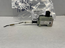2006 Pontiac GTO Trunk Deck Lid Lock Actuator w/ Linkage OEM - Day's Parts Yard