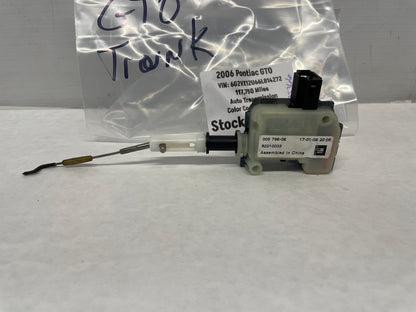 2006 Pontiac GTO Trunk Deck Lid Lock Actuator w/ Linkage OEM - Day's Parts Yard