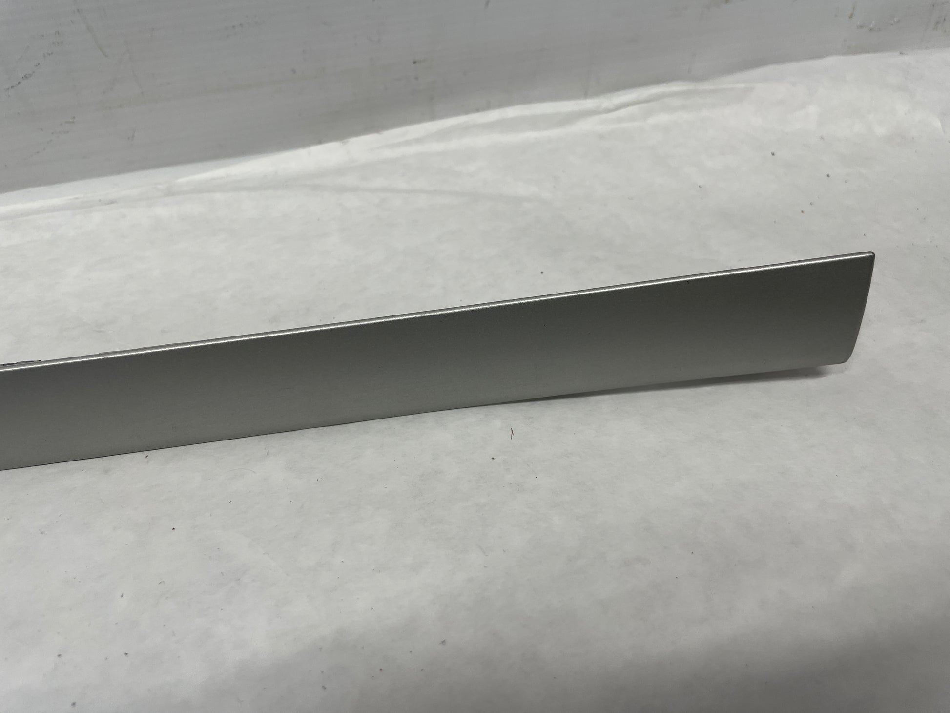 2009 Pontiac G8 GT LH & RH Silver Dash Trim Accent Applique Panel OEM - Day's Parts Yard