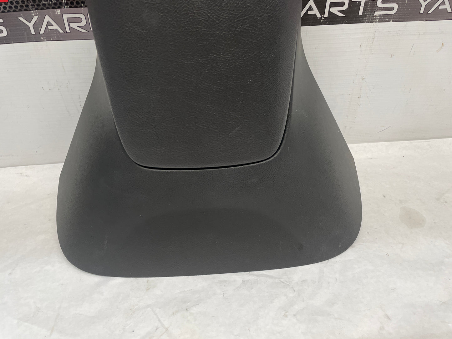 2005 Chevy C6 Corvette Center Console Arm Rest Assembly OEM - Day's Parts Yard