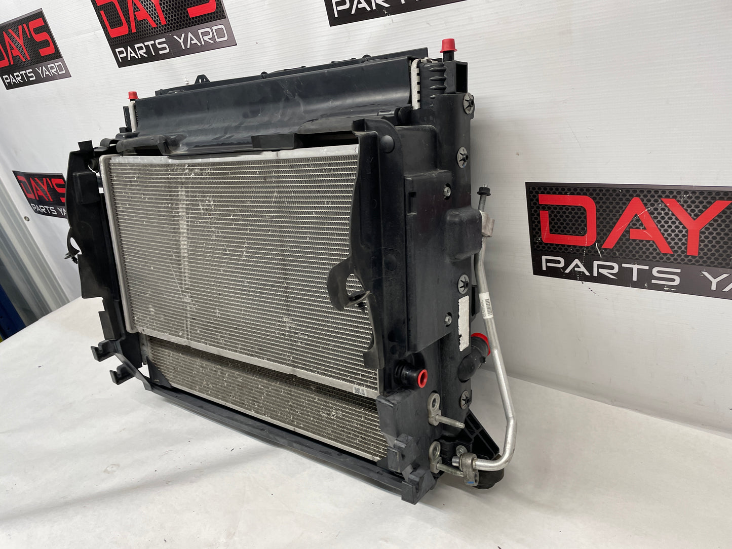 2016 Cadillac ATS-V Complete Radiator Cooling Fan Condenser Assembly OEM