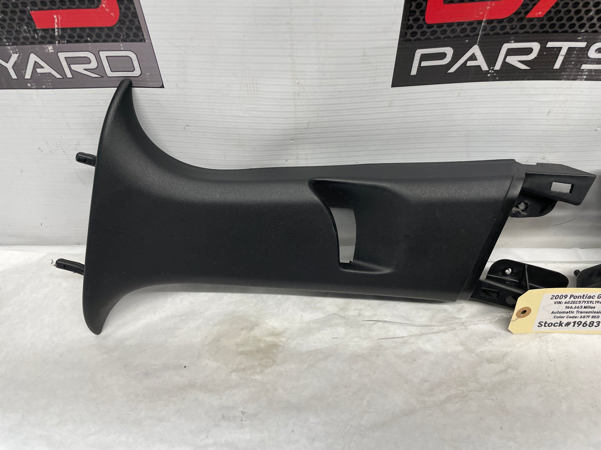 2009 Pontiac G8 GT RH & LH Upper Center B Pillar Trim Cover OEM - Day's Parts Yard