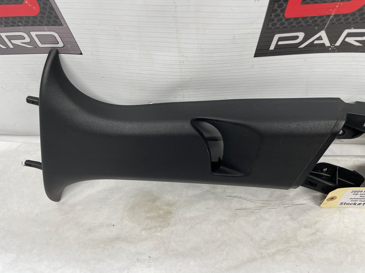2009 Pontiac G8 GT RH & LH Upper Center B Pillar Trim Cover OEM - Day's Parts Yard