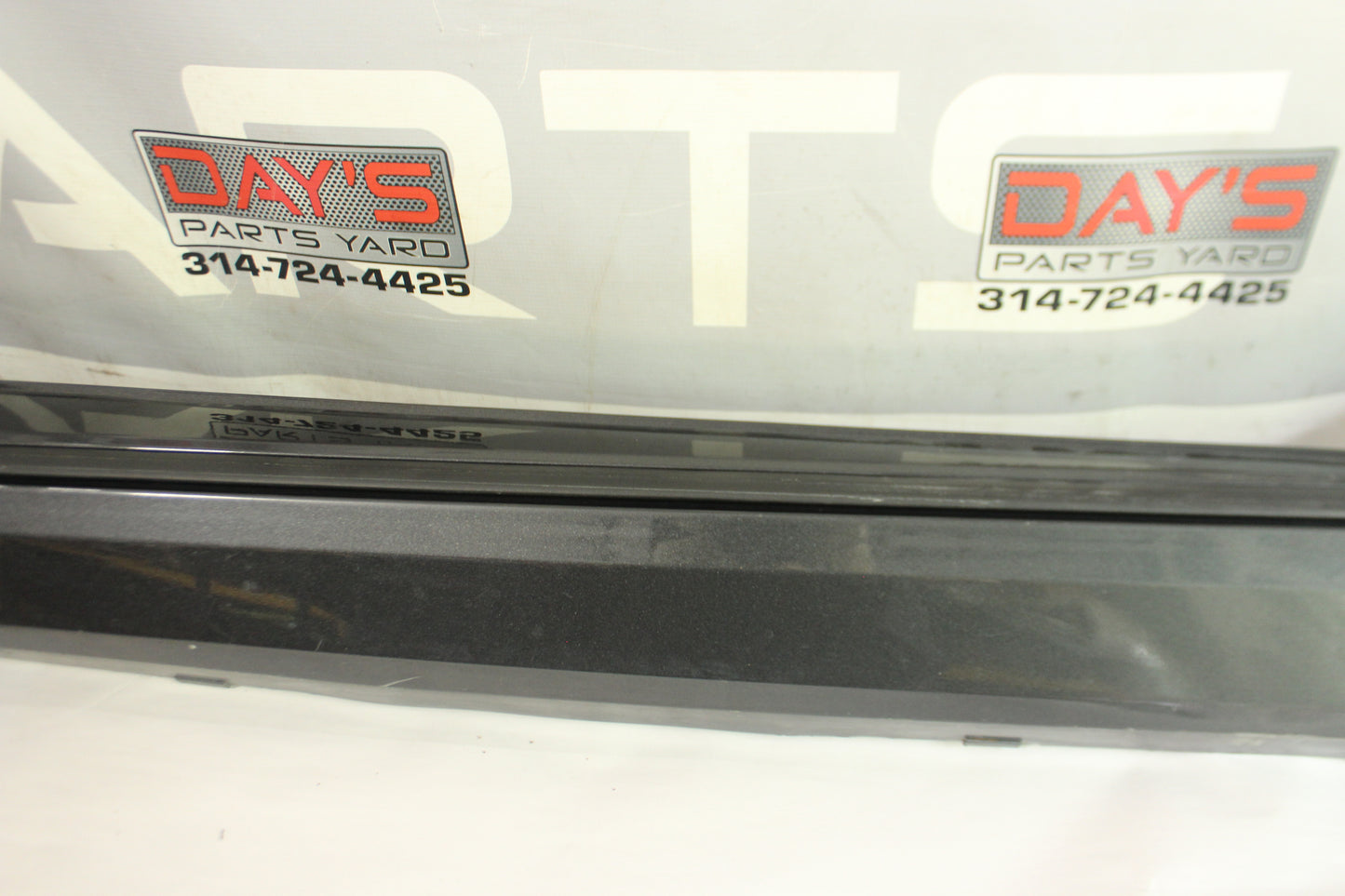 2016 Chevy Camaro SS LH Driver Rocker Molding Panel OEM
