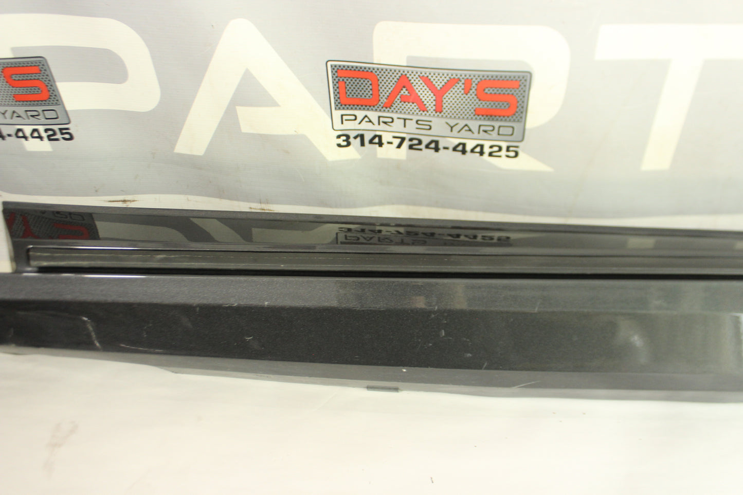 2016 Chevy Camaro SS LH Driver Rocker Molding Panel OEM