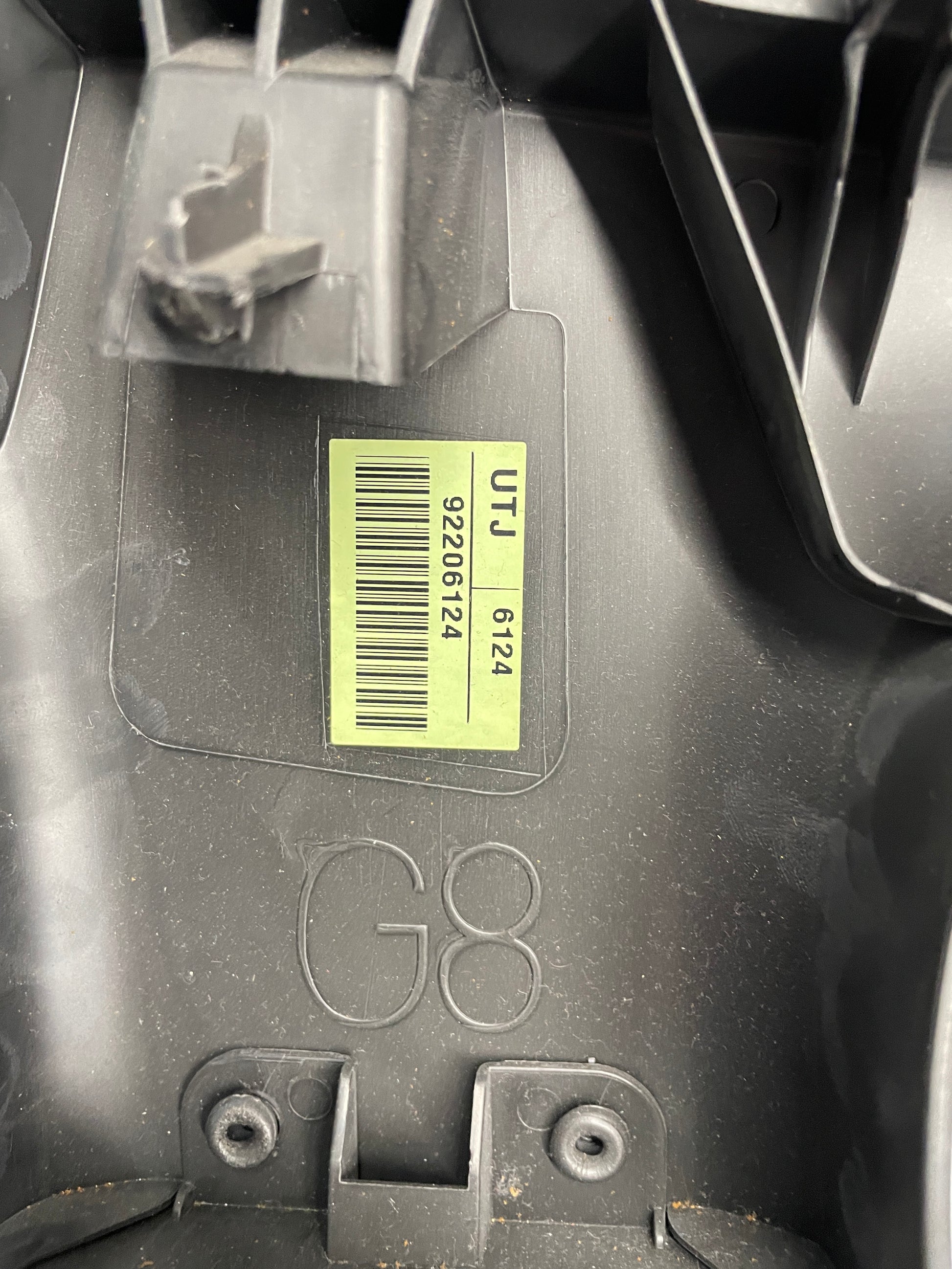 2009 Pontiac G8 GT RH & LH Upper Center B Pillar Trim Cover OEM - Day's Parts Yard