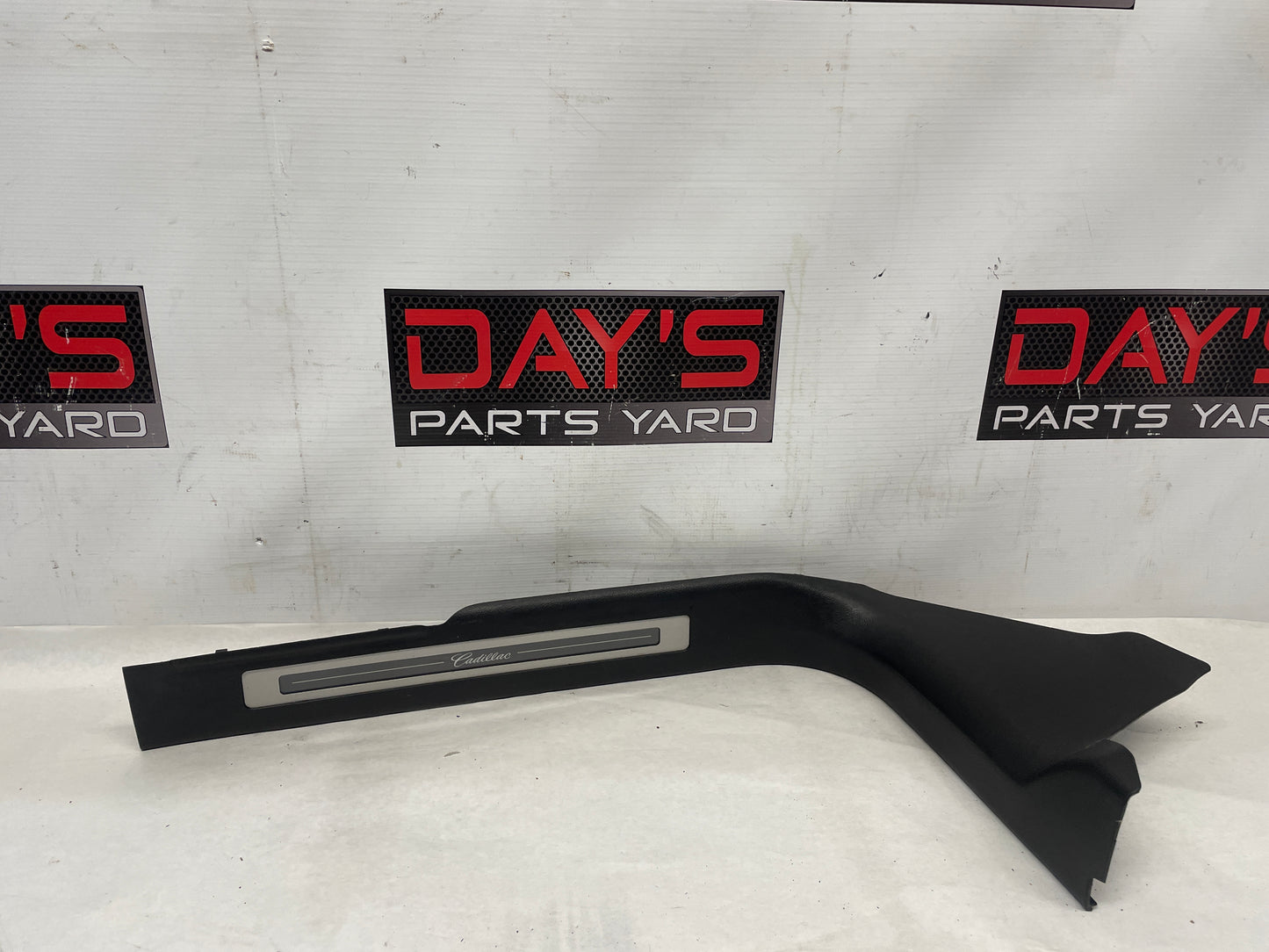 2018 Cadillac Escalade  Passenger Front Illuminated Scuff Sill Plate Molding OEM