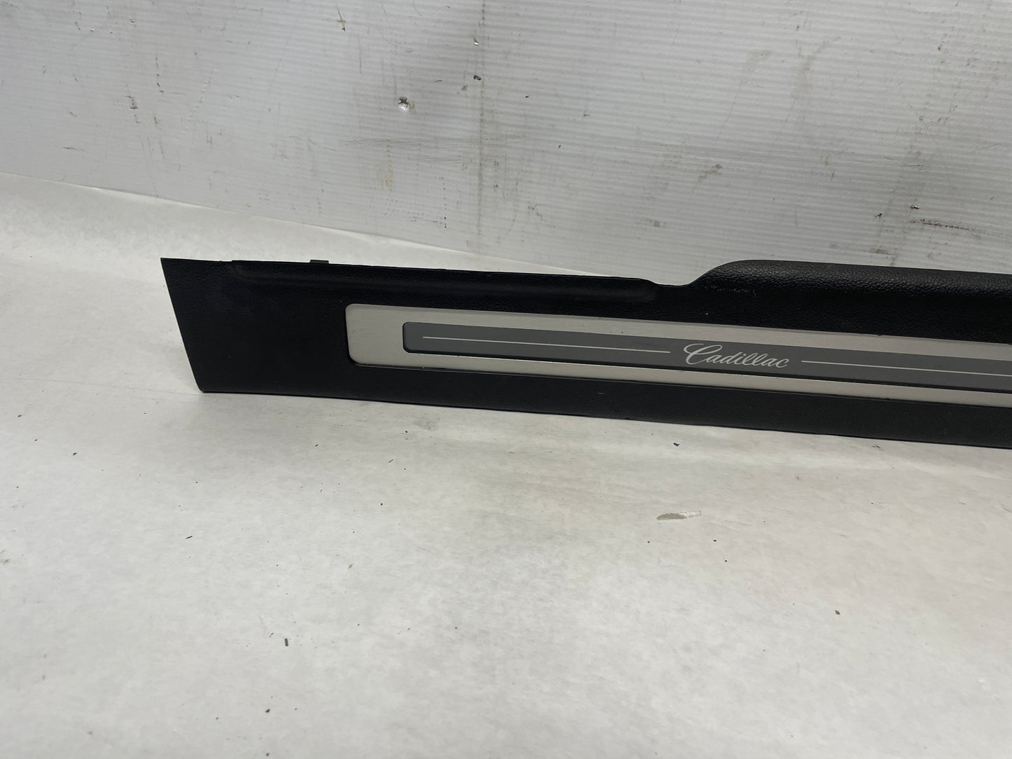 2018 Cadillac Escalade  Passenger Front Illuminated Scuff Sill Plate Molding OEM