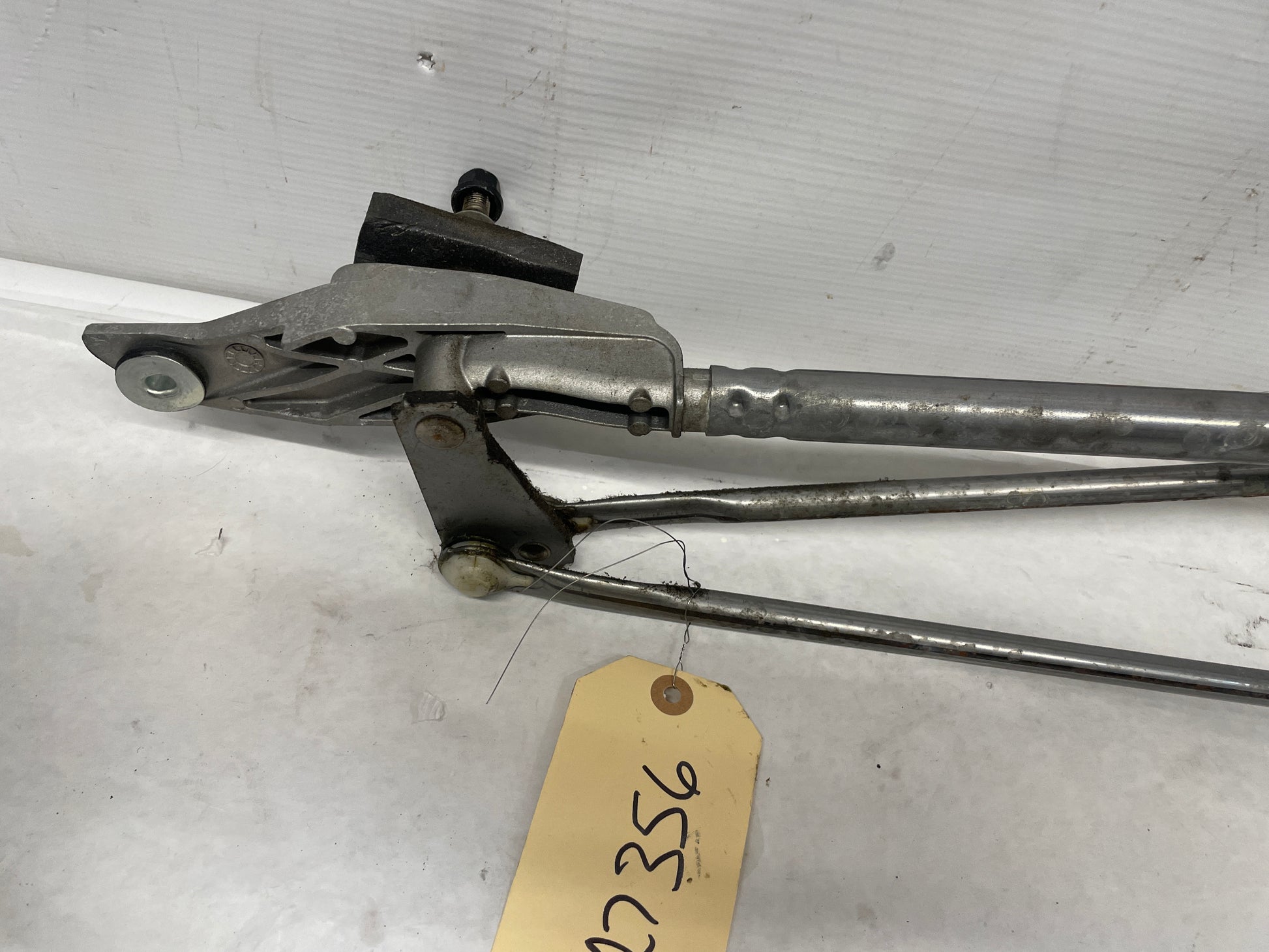 2005 Chevy C6 Corvette Windshield Wiper Linkage Transmission w/ Motor OEM - Day's Parts Yard