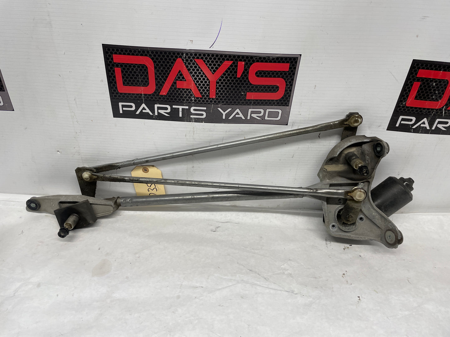 2005 Chevy C6 Corvette Windshield Wiper Linkage Transmission w/ Motor OEM - Day's Parts Yard