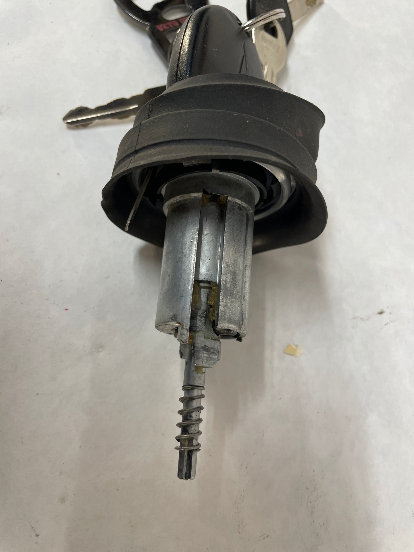 2005 Pontiac GTO Ignition Switch w/ Key OEM