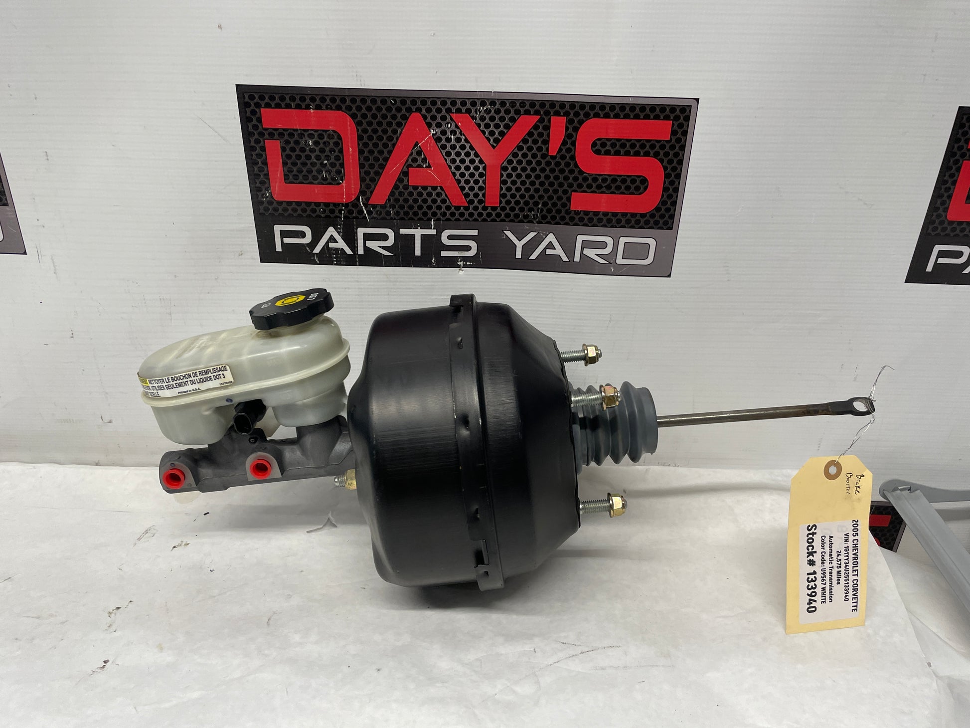 2005 Chevy C6 Corvette Power Brake Booster W/ Master Cylinder Reservoir & Cap OEM - Day's Parts Yard