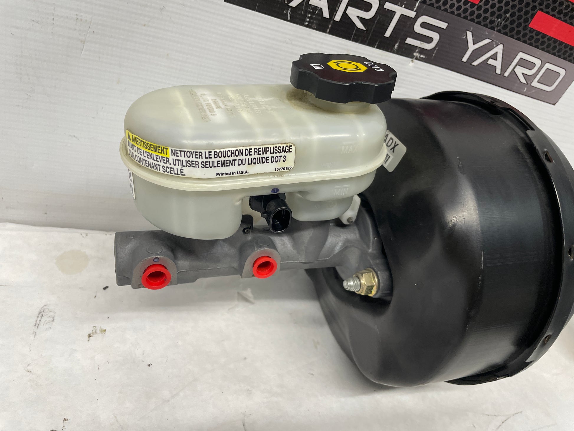 2005 Chevy C6 Corvette Power Brake Booster W/ Master Cylinder Reservoir & Cap OEM - Day's Parts Yard