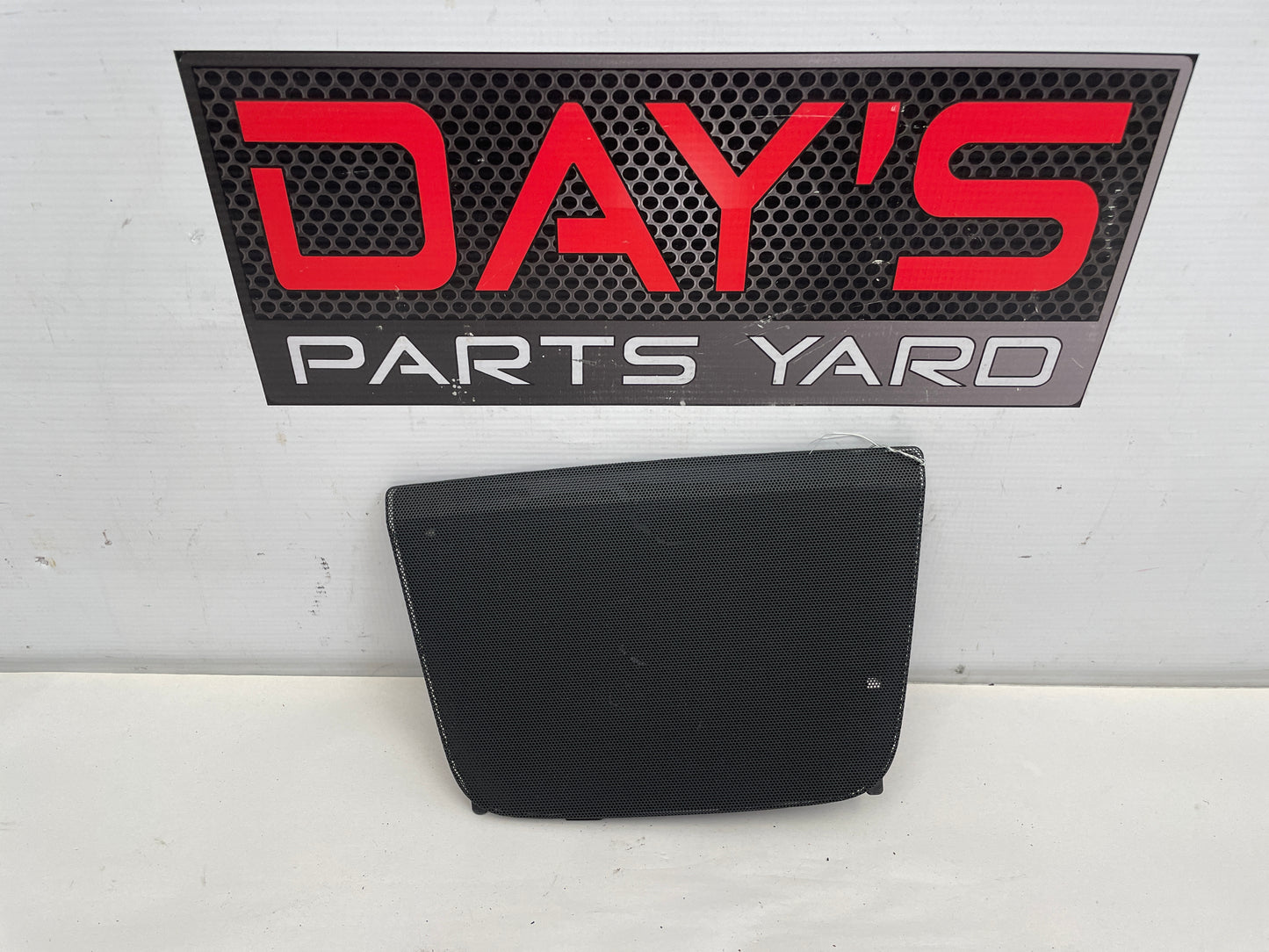 2009 Pontiac G8 GT Center Dash Speaker Cover Grille OEM - Day's Parts Yard