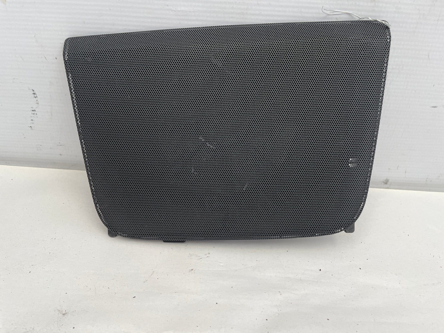 2009 Pontiac G8 GT Center Dash Speaker Cover Grille OEM - Day's Parts Yard