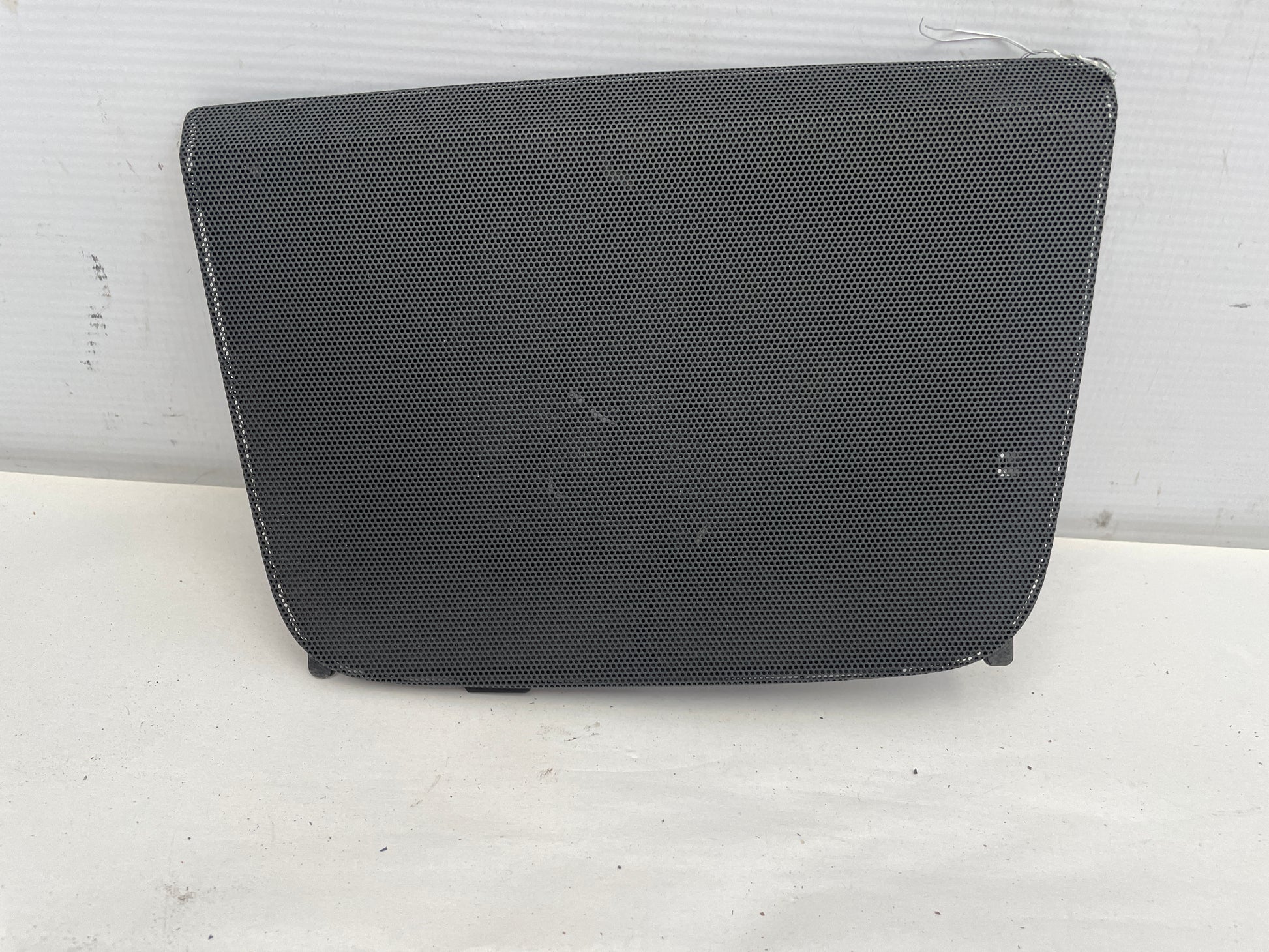 2009 Pontiac G8 GT Center Dash Speaker Cover Grille OEM - Day's Parts Yard