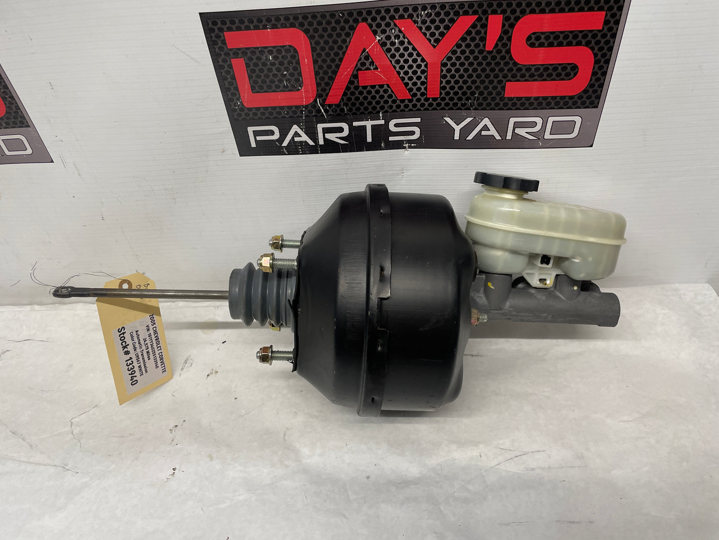 2005 Chevy C6 Corvette Power Brake Booster W/ Master Cylinder Reservoir & Cap OEM - Day's Parts Yard