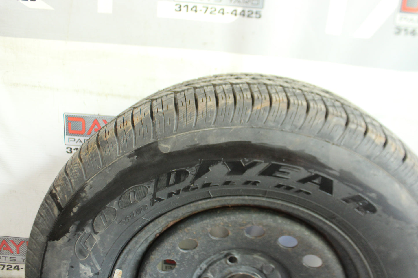 2014 GMC Sierra K1500 Denali Spare Tire Goodyear 265/70R17 OEM