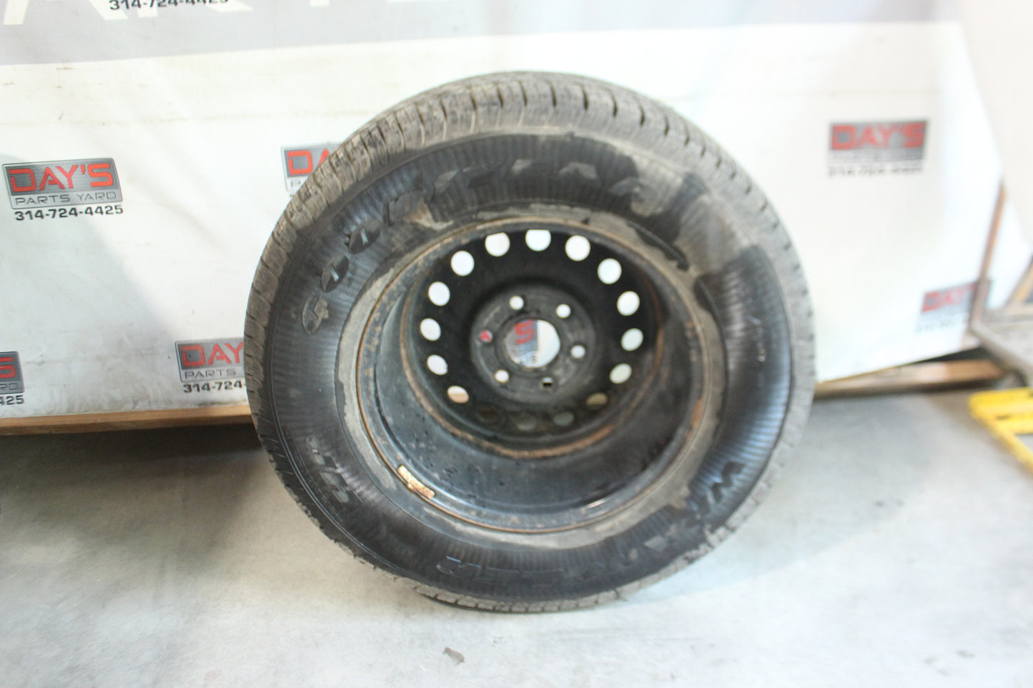 2014 GMC Sierra K1500 Denali Spare Tire Goodyear 265/70R17 OEM
