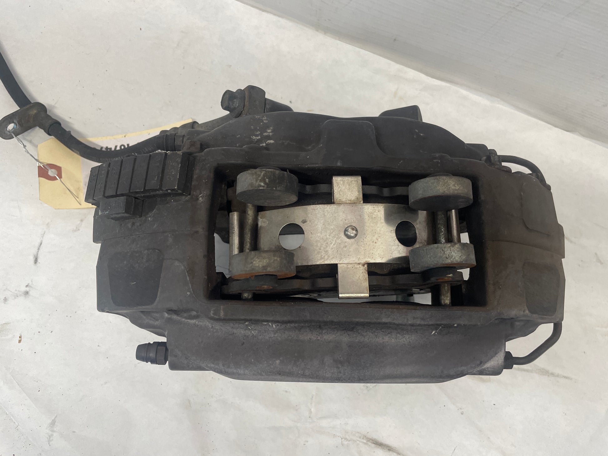 2010 Chevy Camaro SS Brembo Brake Calipers Front and Rear OEM - Day's Parts Yard
