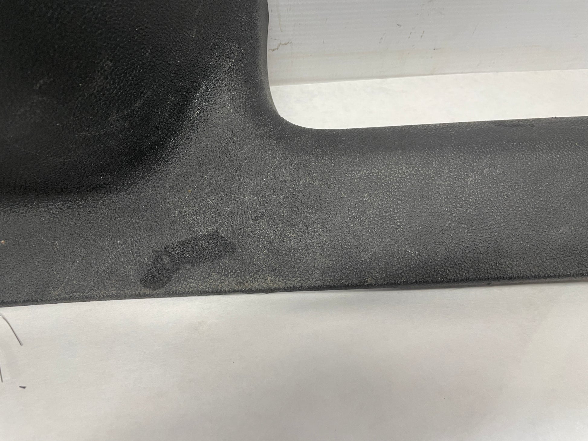 2013 Chevy Caprice PPV RH & LH Rear Door Carpet Retainer Sill Trim Panel Molding OEM - Day's Parts Yard