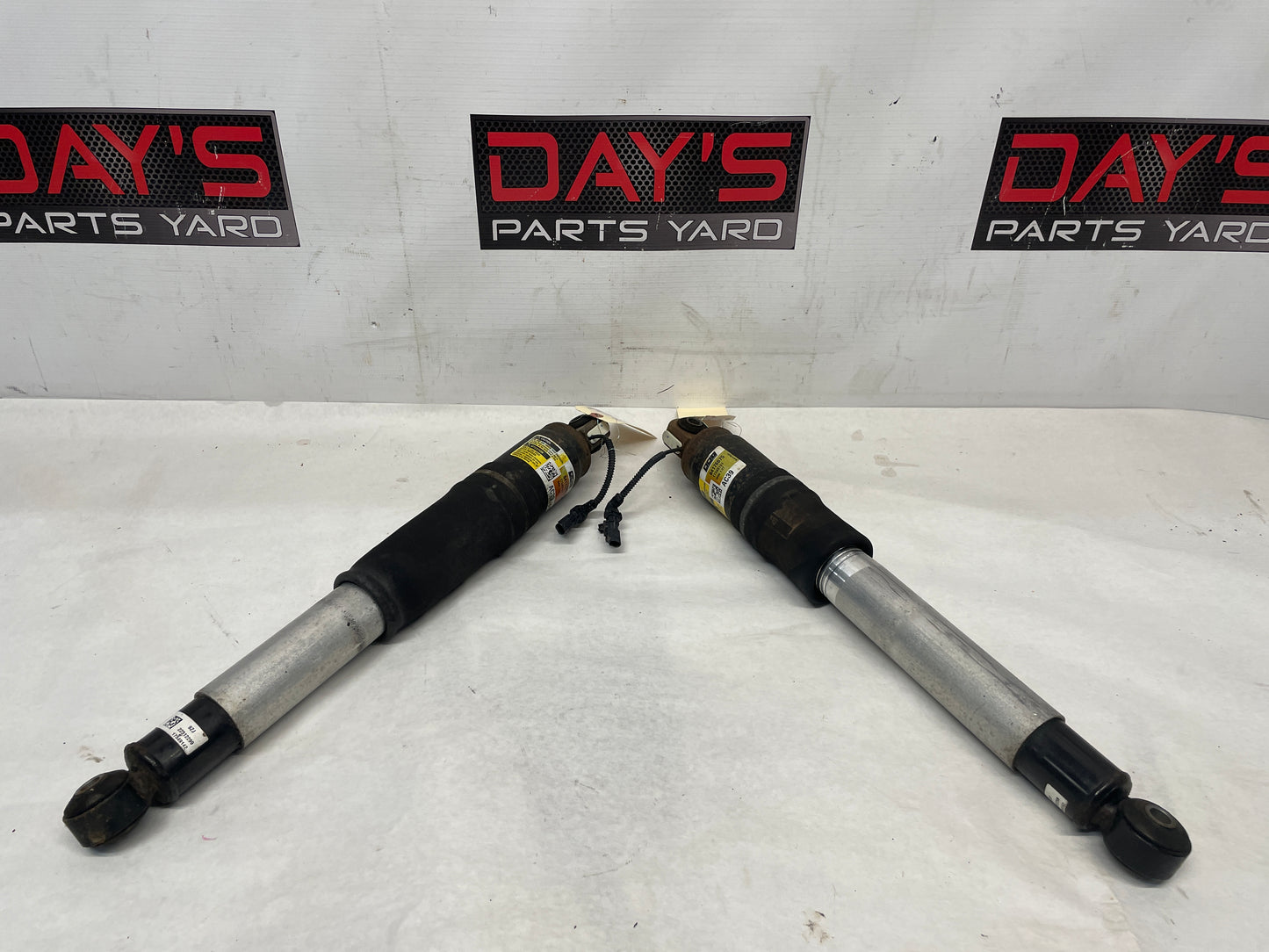 2018 Cadillac Escalade RH & LH Rear Air Ride Shock Strut Absorber OEM 42k