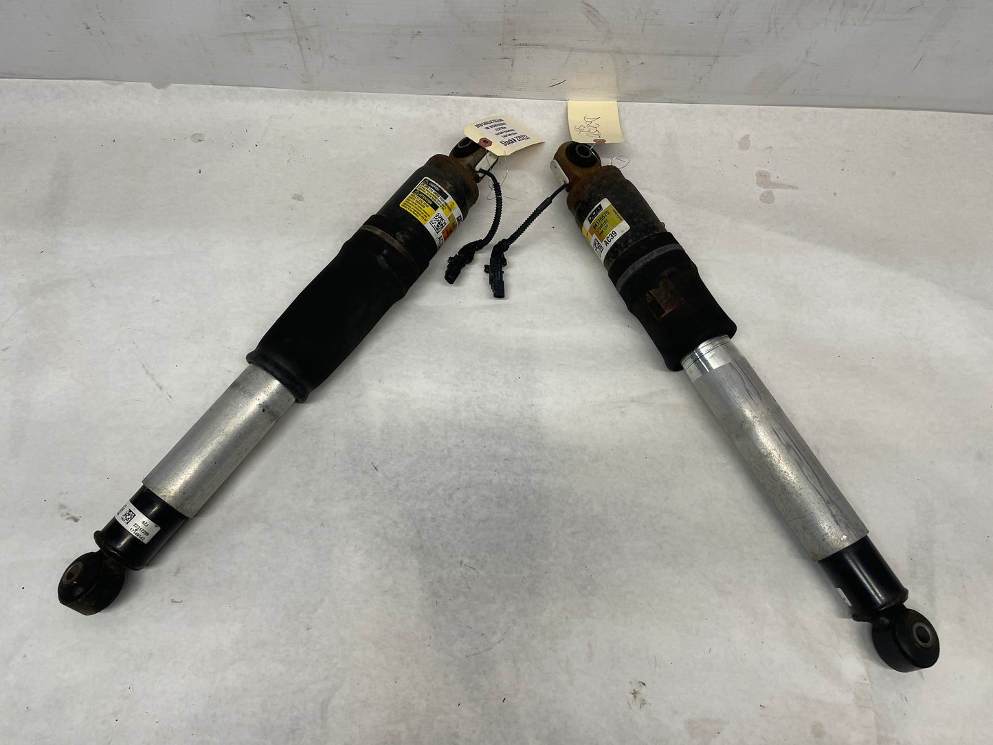 2018 Cadillac Escalade RH & LH Rear Air Ride Shock Strut Absorber OEM 42k