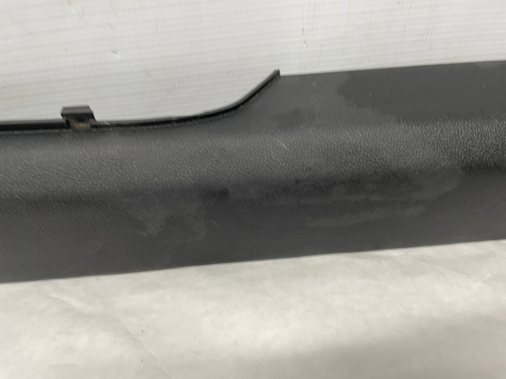 2009 Pontiac G8 GT RH & LH Front Interior Carpet Retainer Sill Plate Panel OEM - Day's Parts Yard