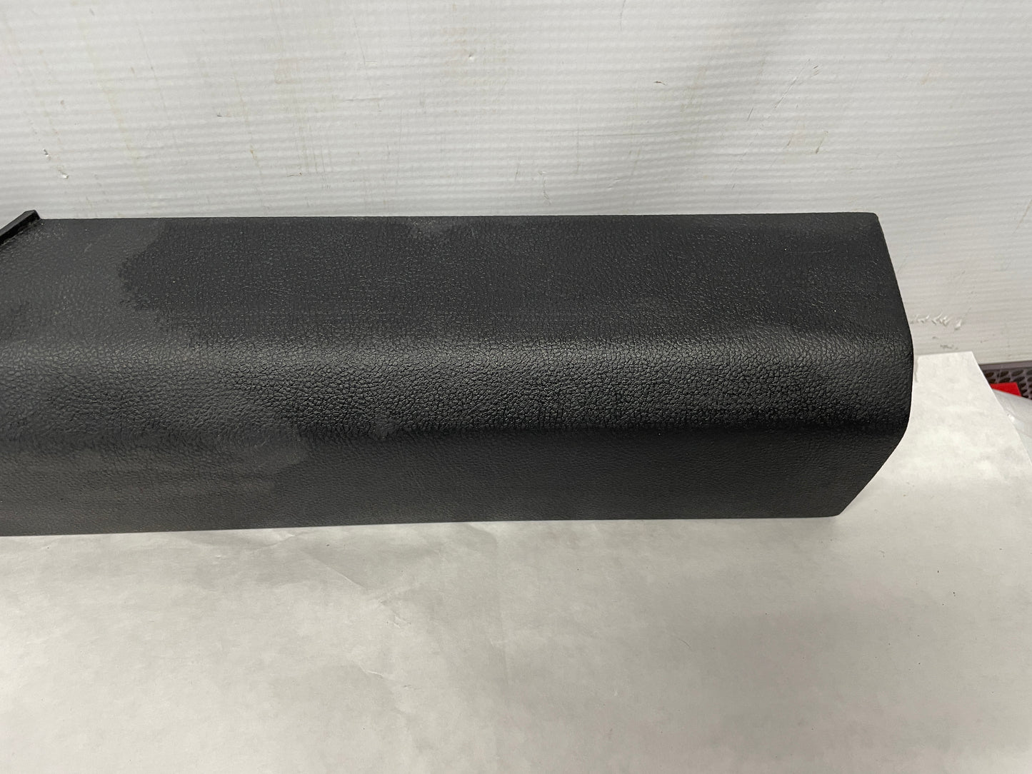 2009 Pontiac G8 GT RH & LH Front Interior Carpet Retainer Sill Plate Panel OEM - Day's Parts Yard