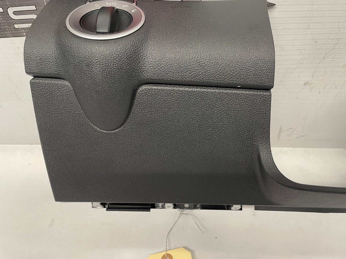 2013 Chevy Caprice PPV Lower Dash Panel Knee Bolster Head Light Lamp Switch OEM
