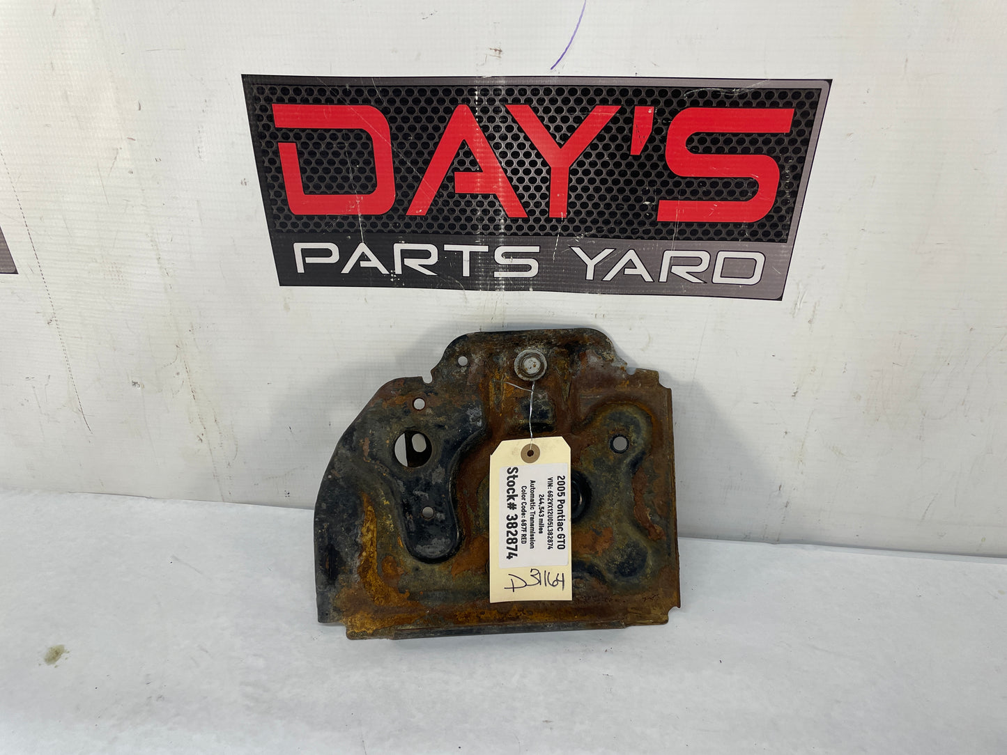 2005 Pontiac GTO Battery Tray OEM - Day's Parts Yard