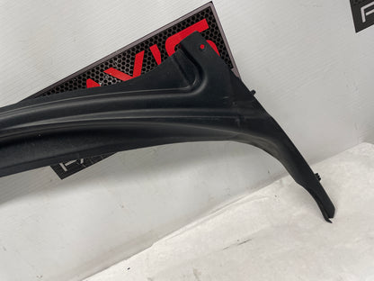 2005 Chevy C6 Corvette Windshield Vent Cowl Grille Trim Panel OEM - Day's Parts Yard