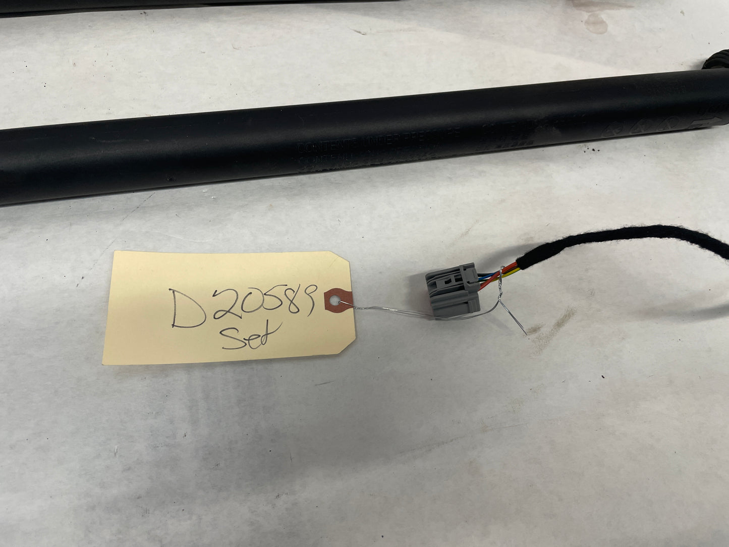 2018 Cadillac Escalade Trunk Hatch Power Assist Lift Struts Shocks OEM