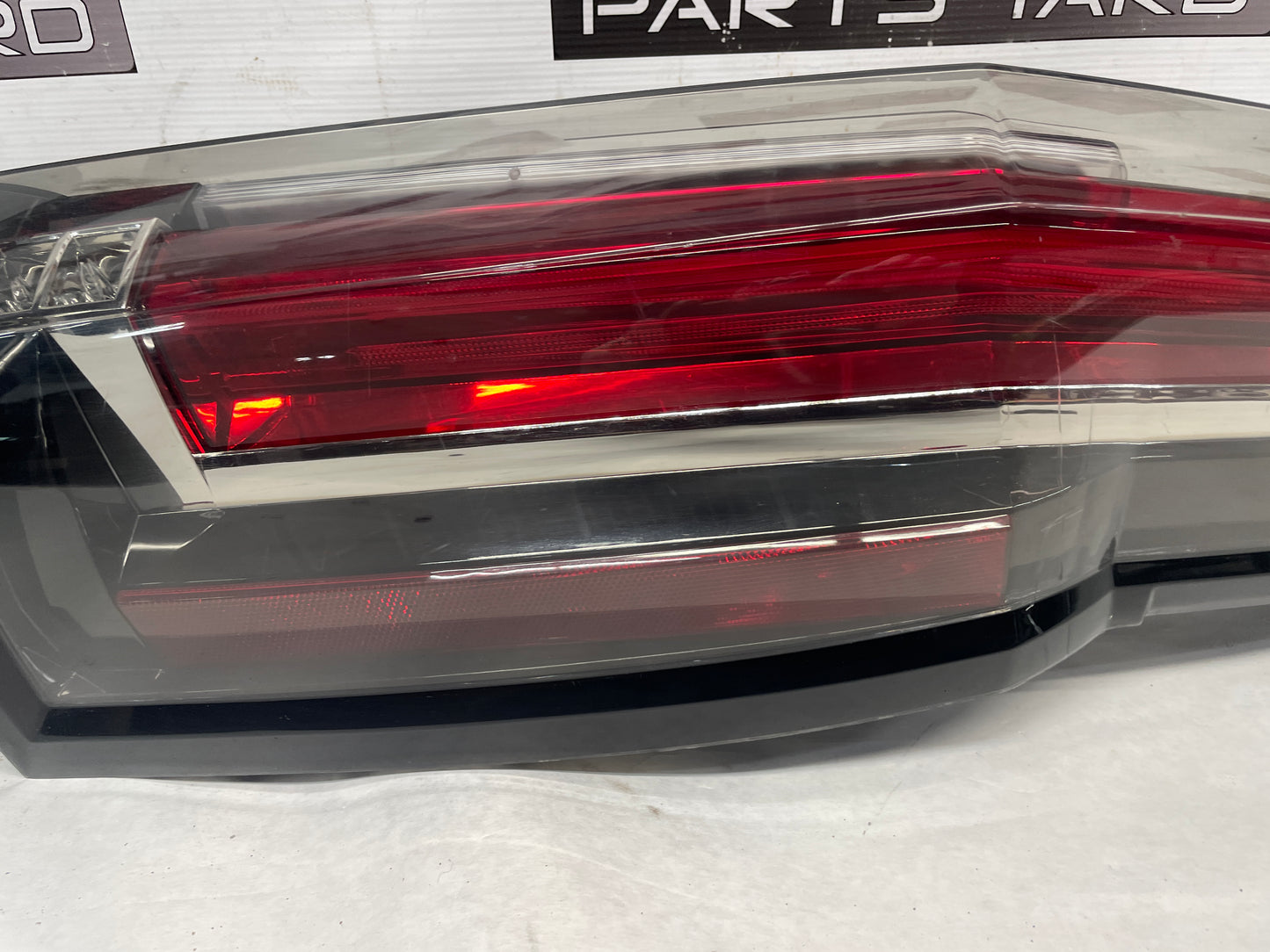 2018 Cadillac Escalade RH Passenger Taillight Tail Light Lamp Assembly OEM