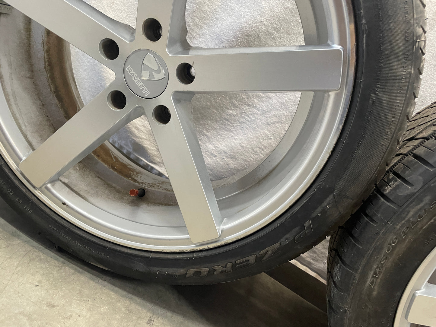 2012 Chevy Camaro SS Ravetti M13 Wheel and Tire Set 20X8.5 LOCAL PICK UP - Day's Parts Yard