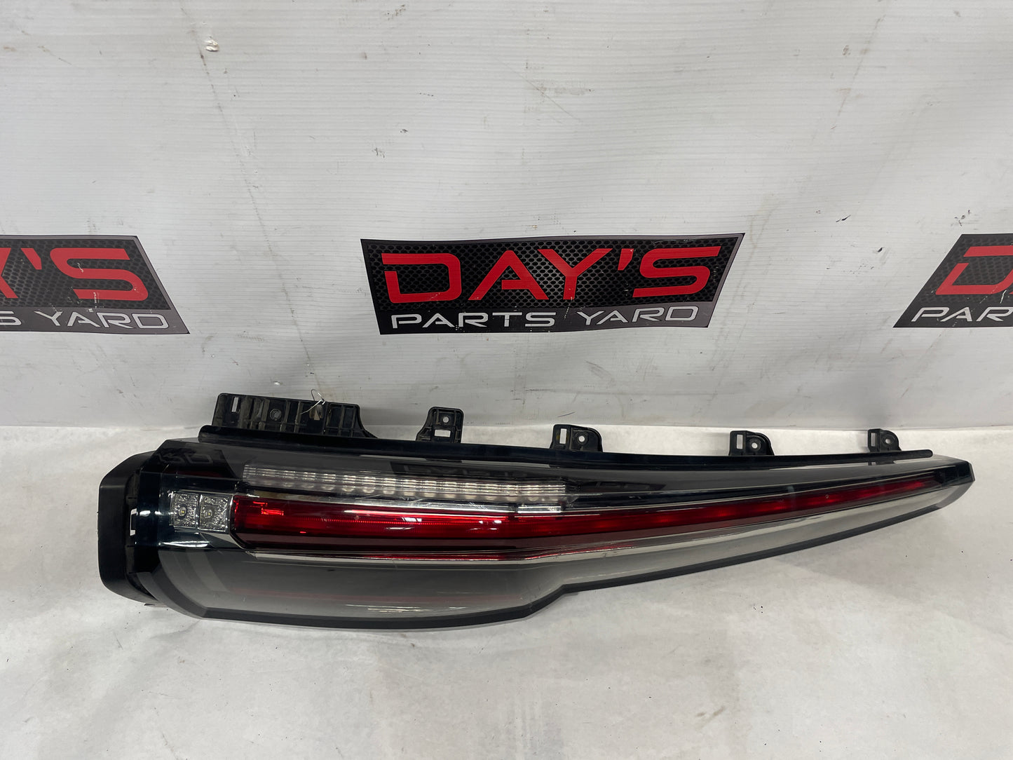2018 Cadillac Escalade RH Passenger Taillight Tail Light Lamp Assembly OEM