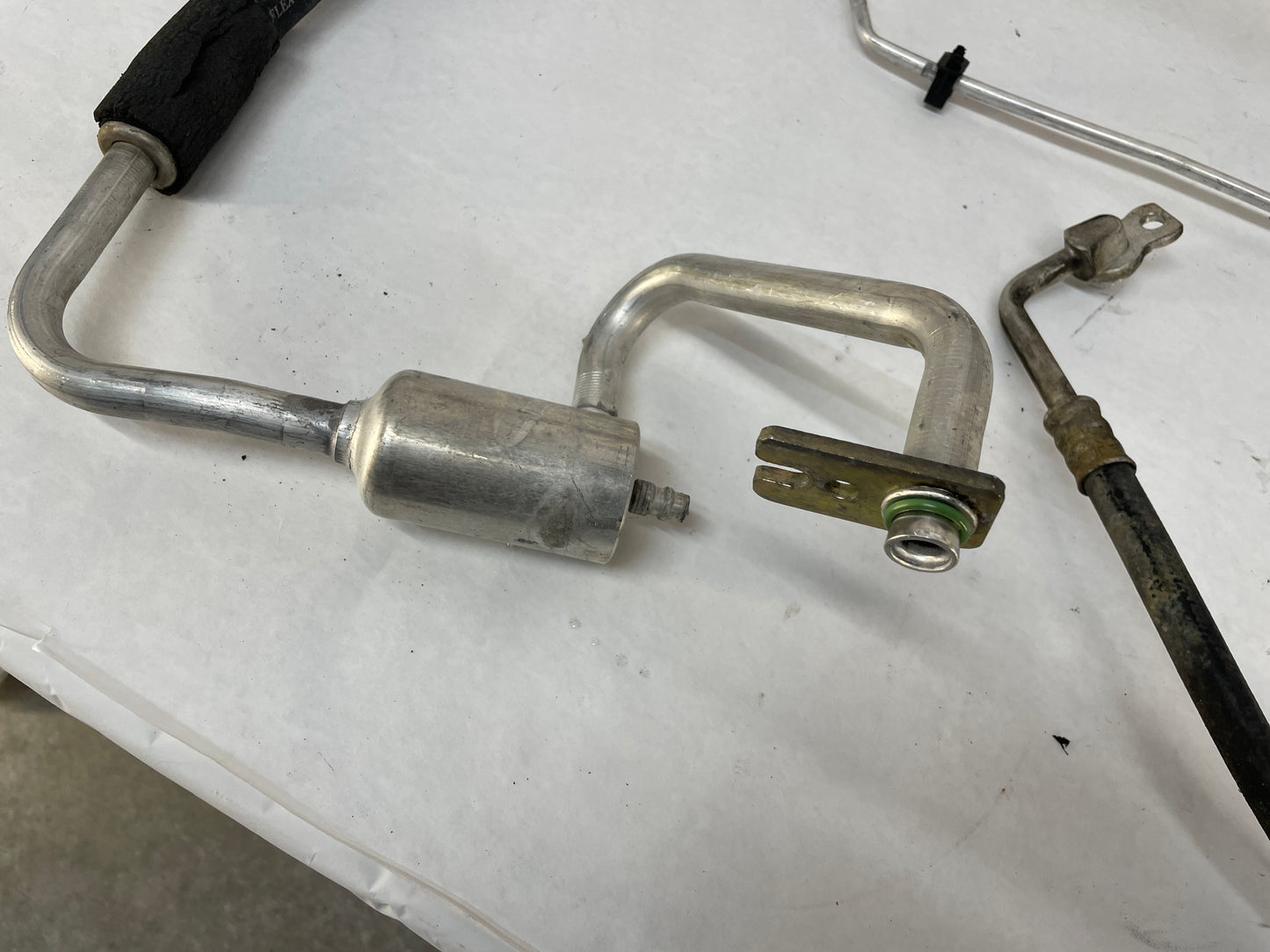 2005 Pontiac GTO Air Conditioner Compressor AC Hoses Lines Tubes OEM - Day's Parts Yard