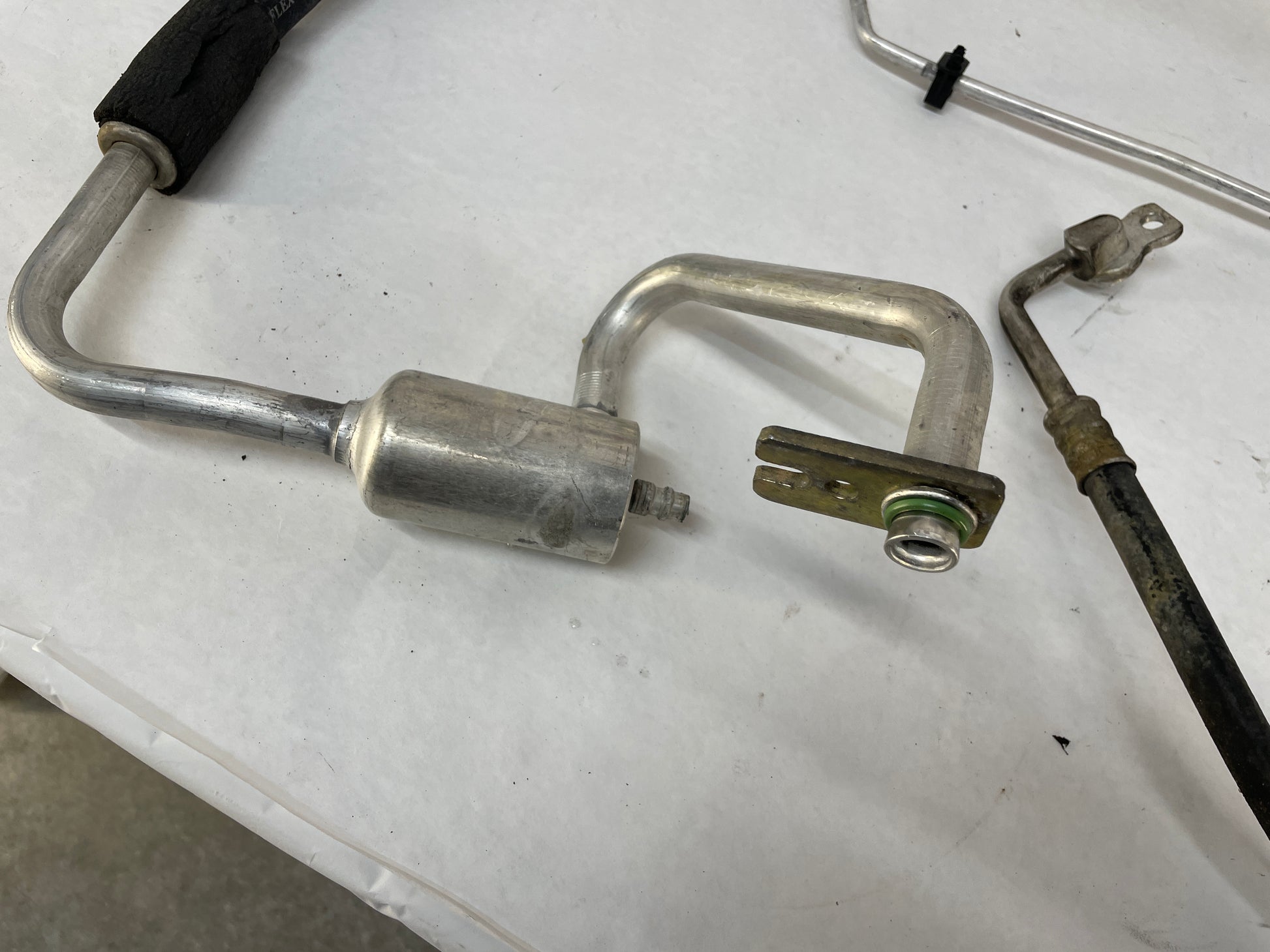 2005 Pontiac GTO Air Conditioner Compressor AC Hoses Lines Tubes OEM - Day's Parts Yard