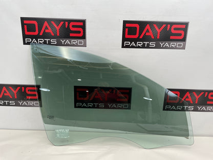 2008 Pontiac G8 GT Front RH Passenger Door Window Glass OEM - Day's Parts Yard