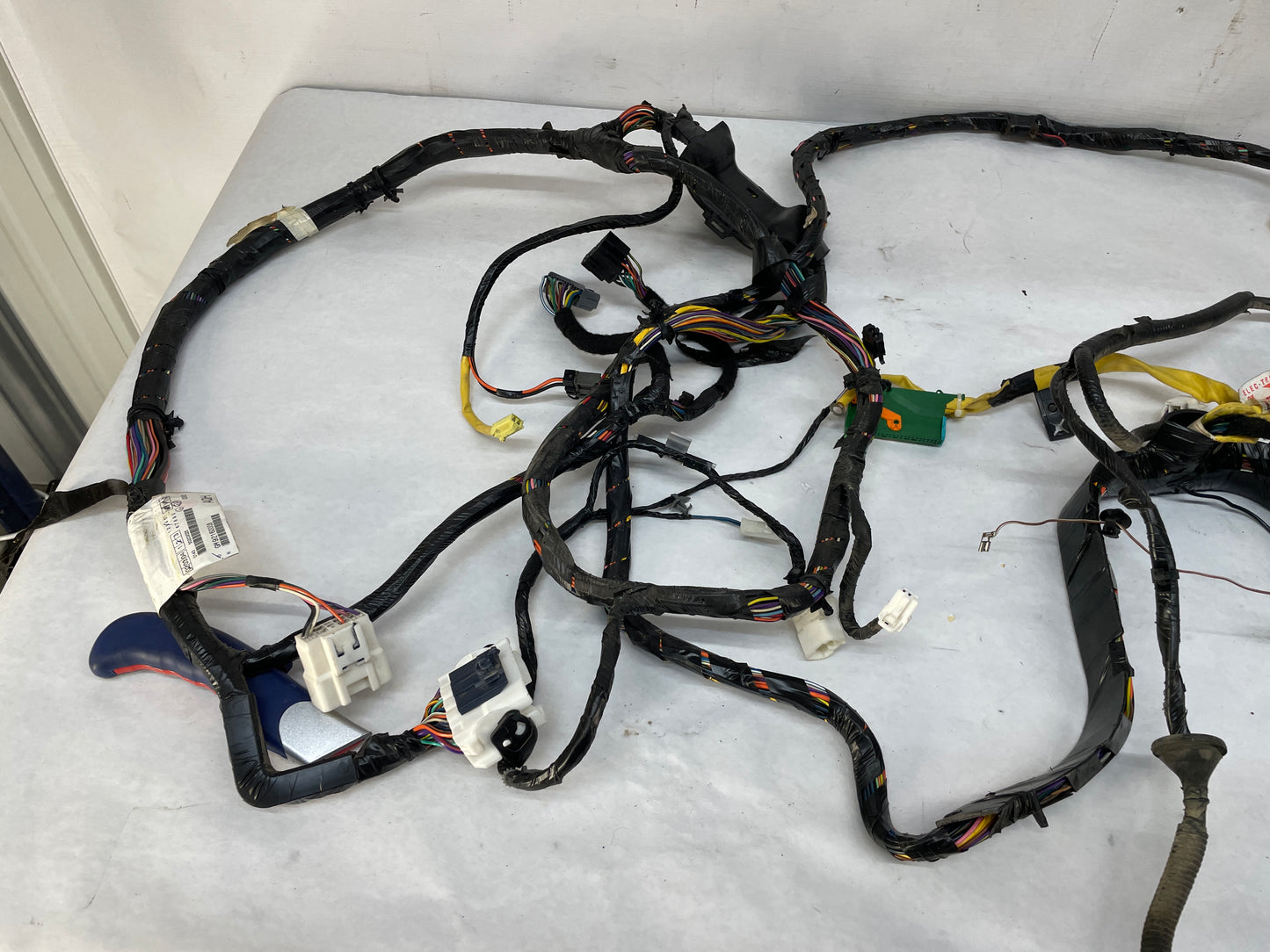 2005 Pontiac GTO Chassis Body Junction Wire Wiring Harness OEM