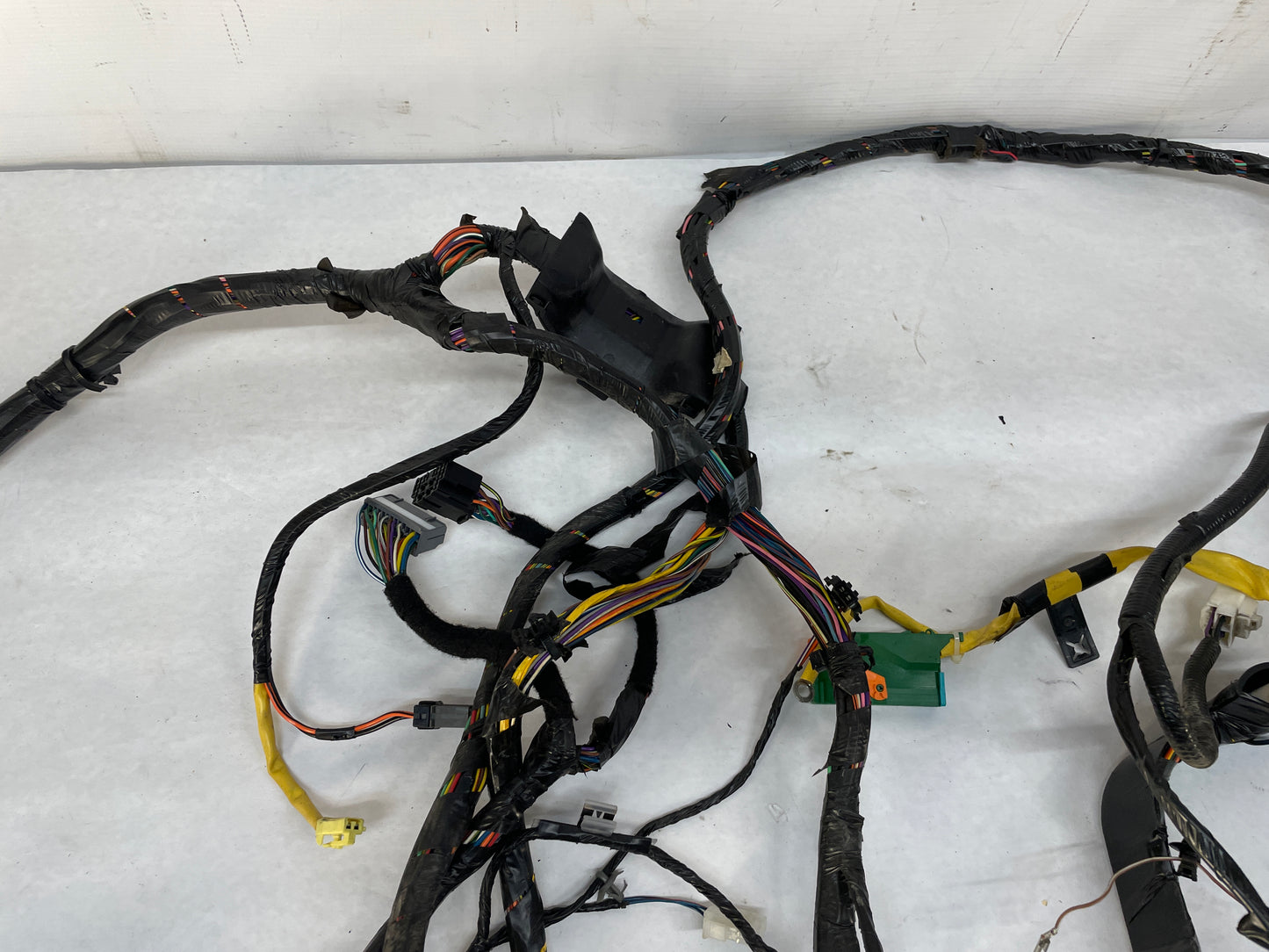 2005 Pontiac GTO Chassis Body Junction Wire Wiring Harness OEM