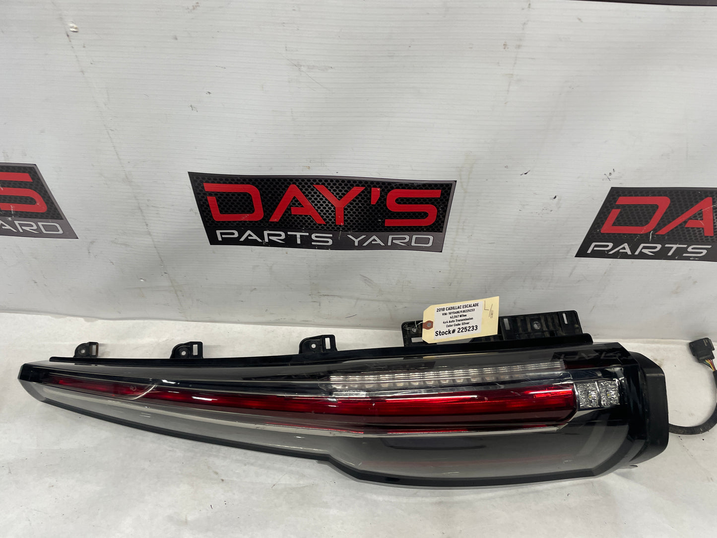 2018 Cadillac Escalade LH Driver Tailight Tail Light Lamp Assembly OEM